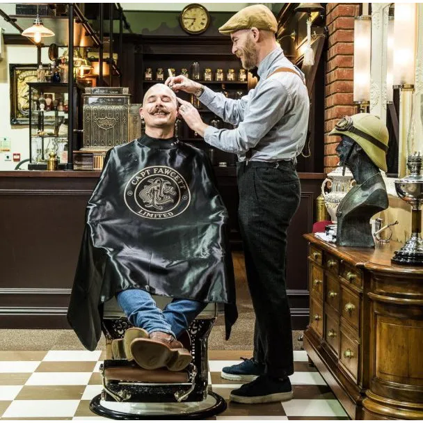Pelerină de barber de lux Captain Fawcett - Imagine 1